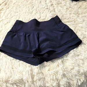 Lululemon Hotty high rise  2.5" navy shorts
